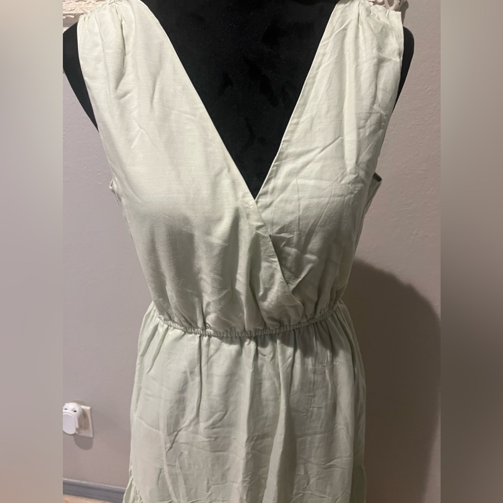 Banana republic very light green maxi dress - Picture 7 of 10